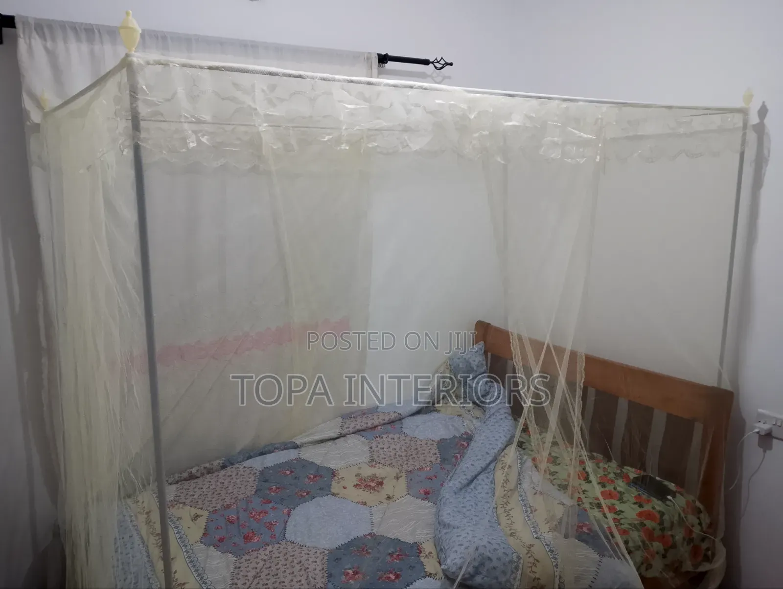 Durable Easy to Fix Bedroom Mosquito Net With Stands