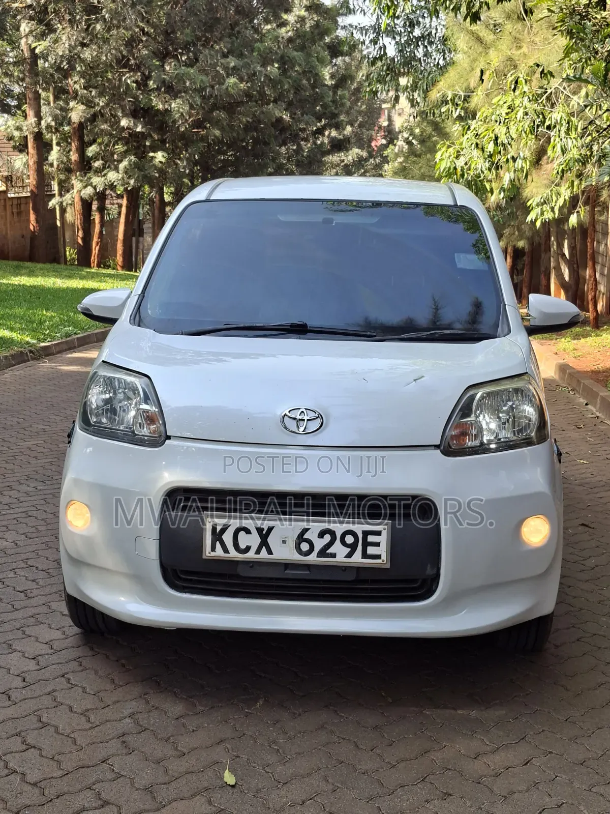 Toyota Porte 2012 Pearl