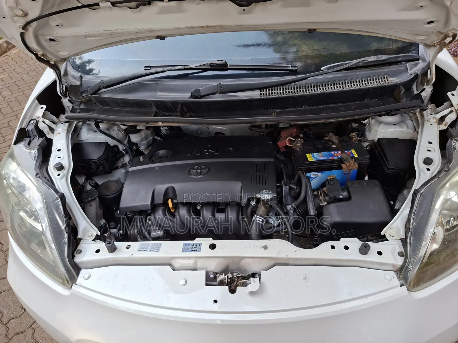 Toyota Porte 2012 Pearl