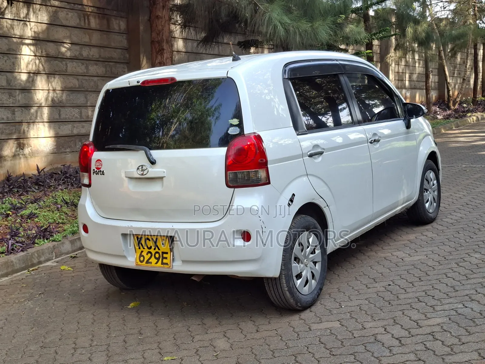 Toyota Porte 2012 Pearl