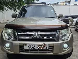 Mitsubishi Pajero 3.2 Di-Dc GLS 2012 Burgundy