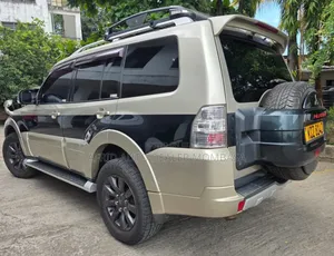 Mitsubishi Pajero 3.2 Di-Dc GLS 2012 Burgundy