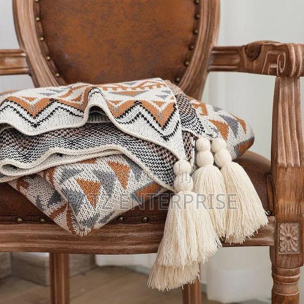 Knitted Throw Blankets - thumbnail 3
