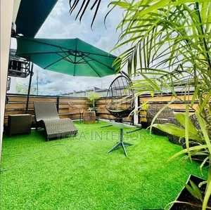 Outdoor Open Garden Artificial Grass Carpets Installation