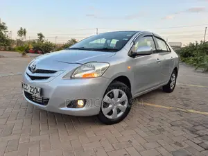 Toyota Belta 2008 Silver