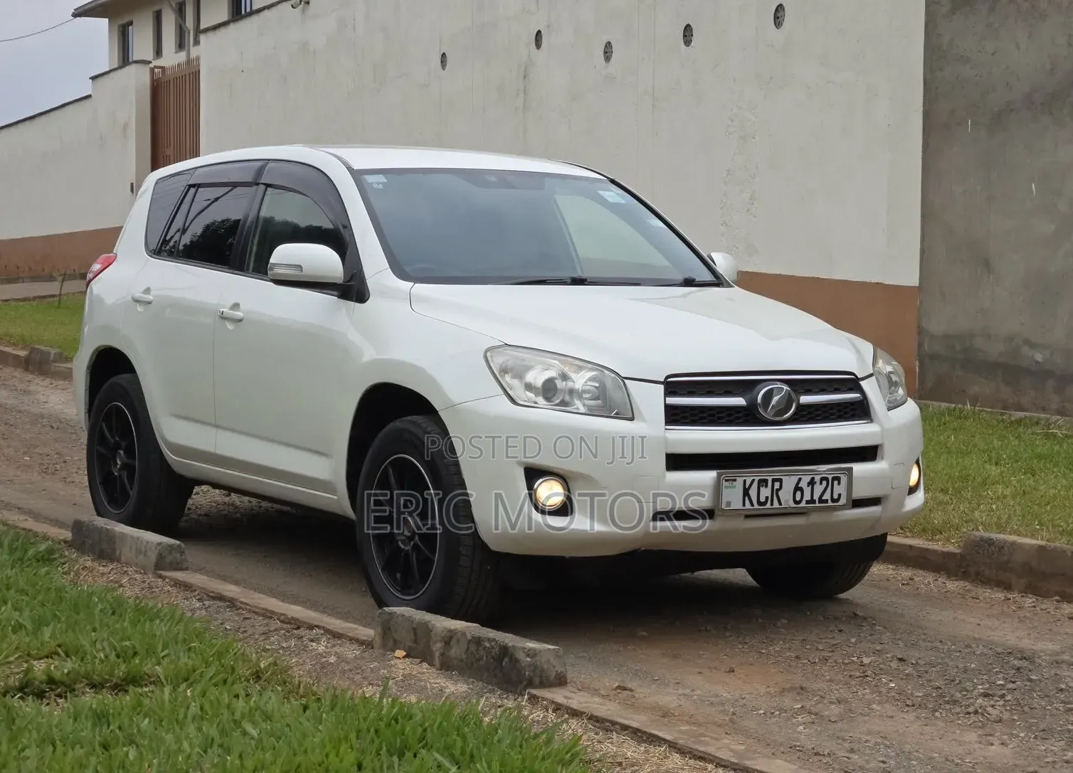 Toyota RAV4 2012 White