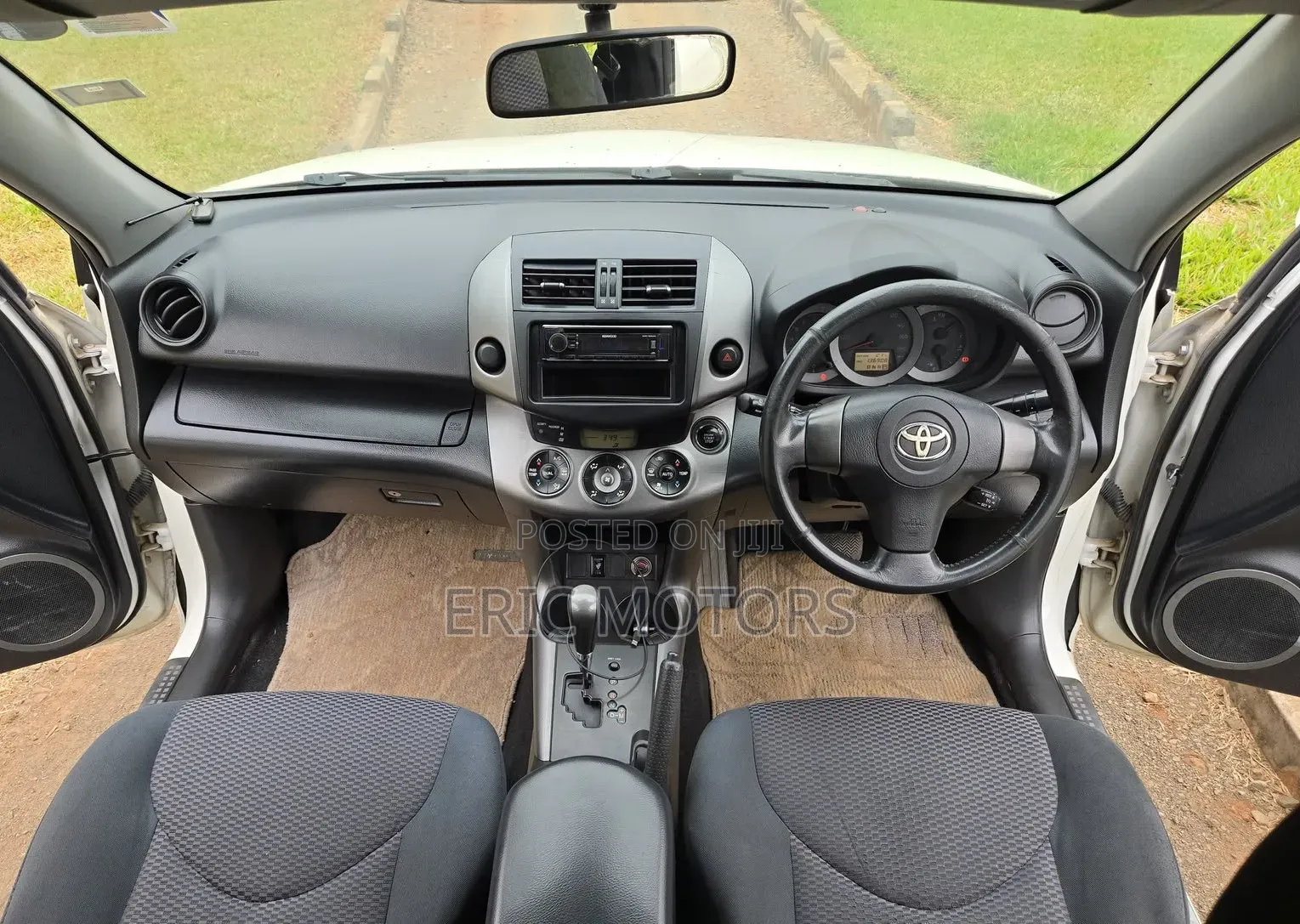 Toyota RAV4 2012 White
