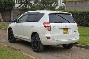 Toyota RAV4 2012 White