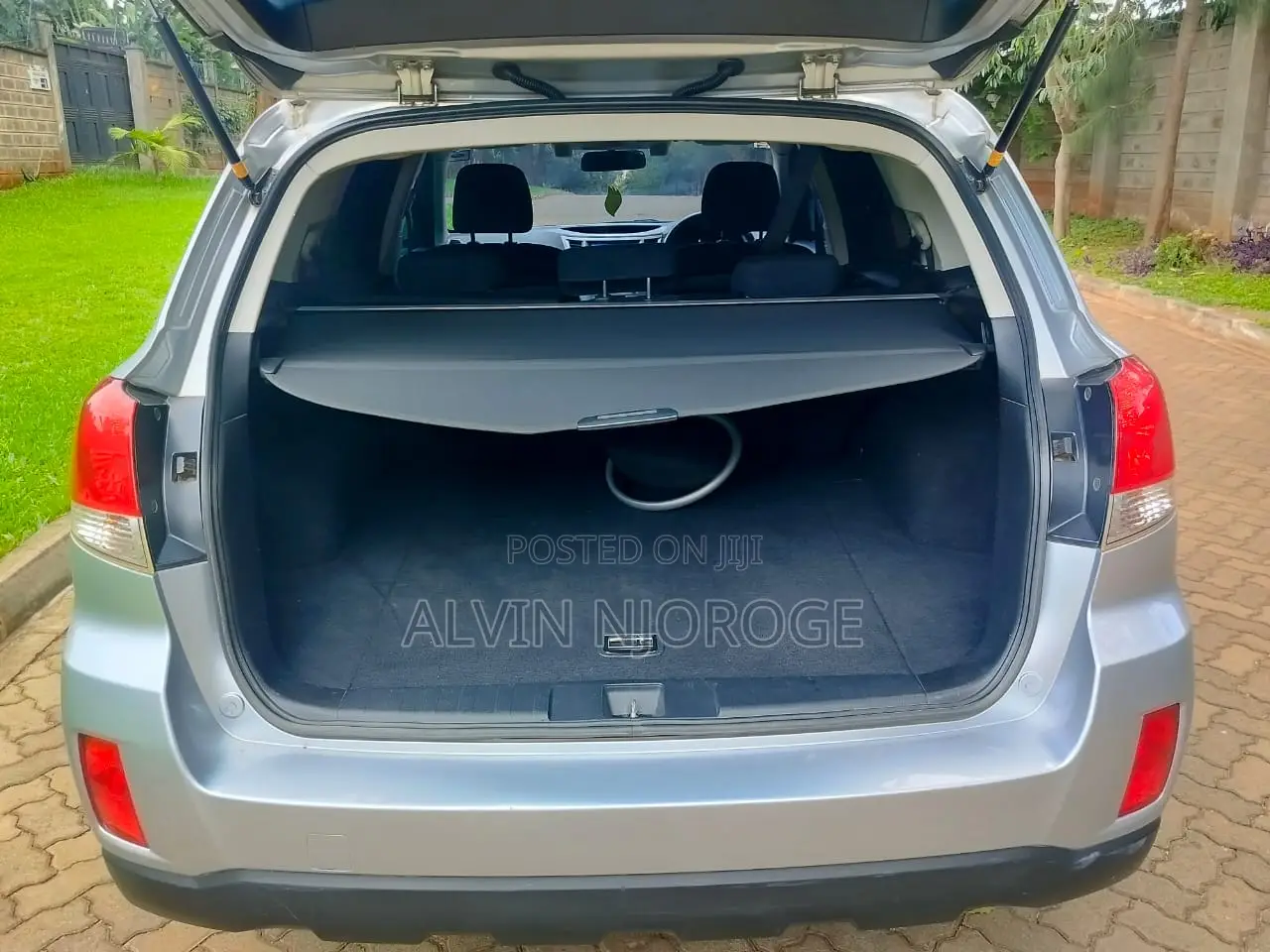 Subaru Outback 2.5i 2011 Silver