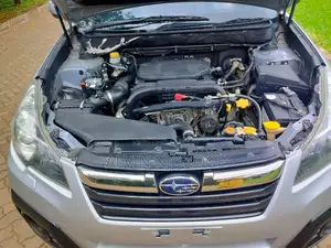 Subaru Outback 2.5i 2011 Silver