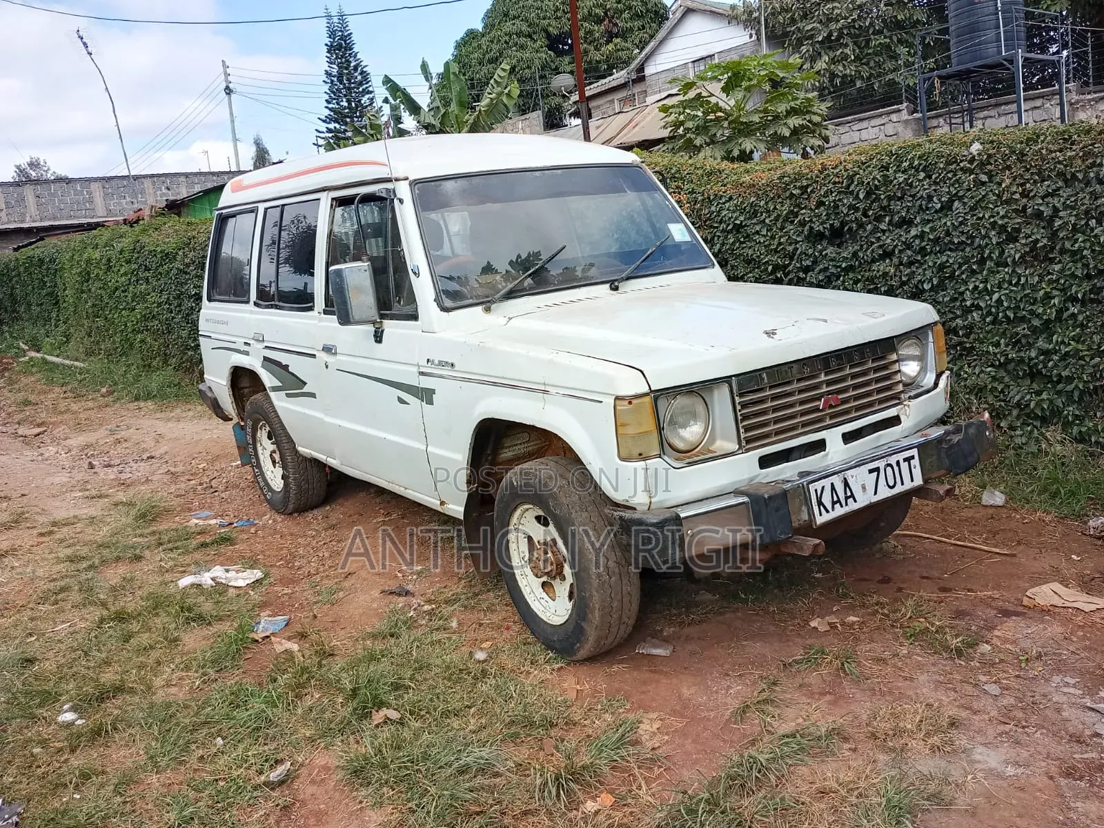 Mitsubishi Pajero 1990 White