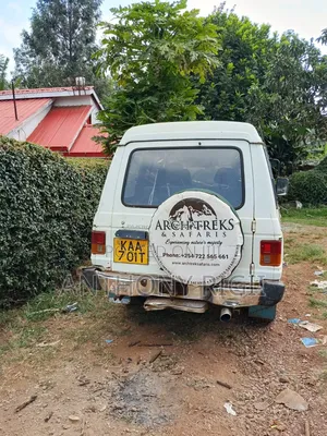 Mitsubishi Pajero 1990 White