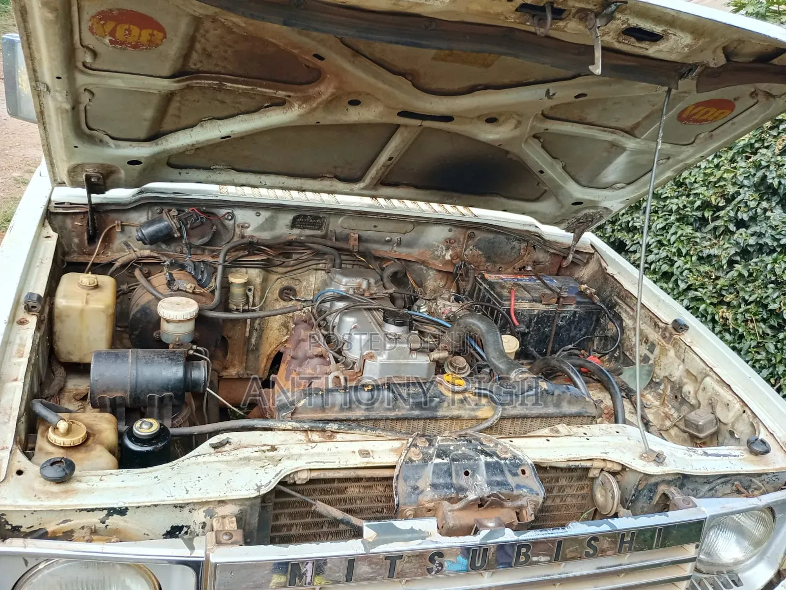 Mitsubishi Pajero 1990 White