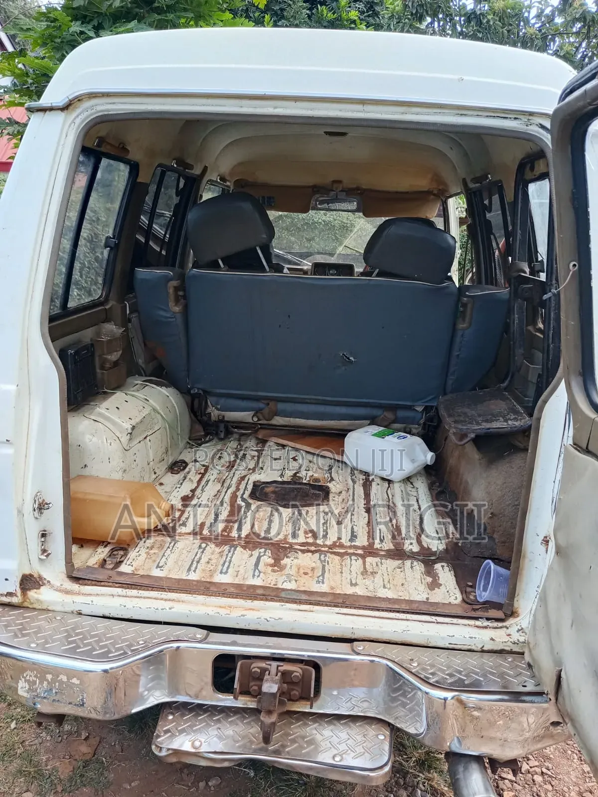 Mitsubishi Pajero 1990 White