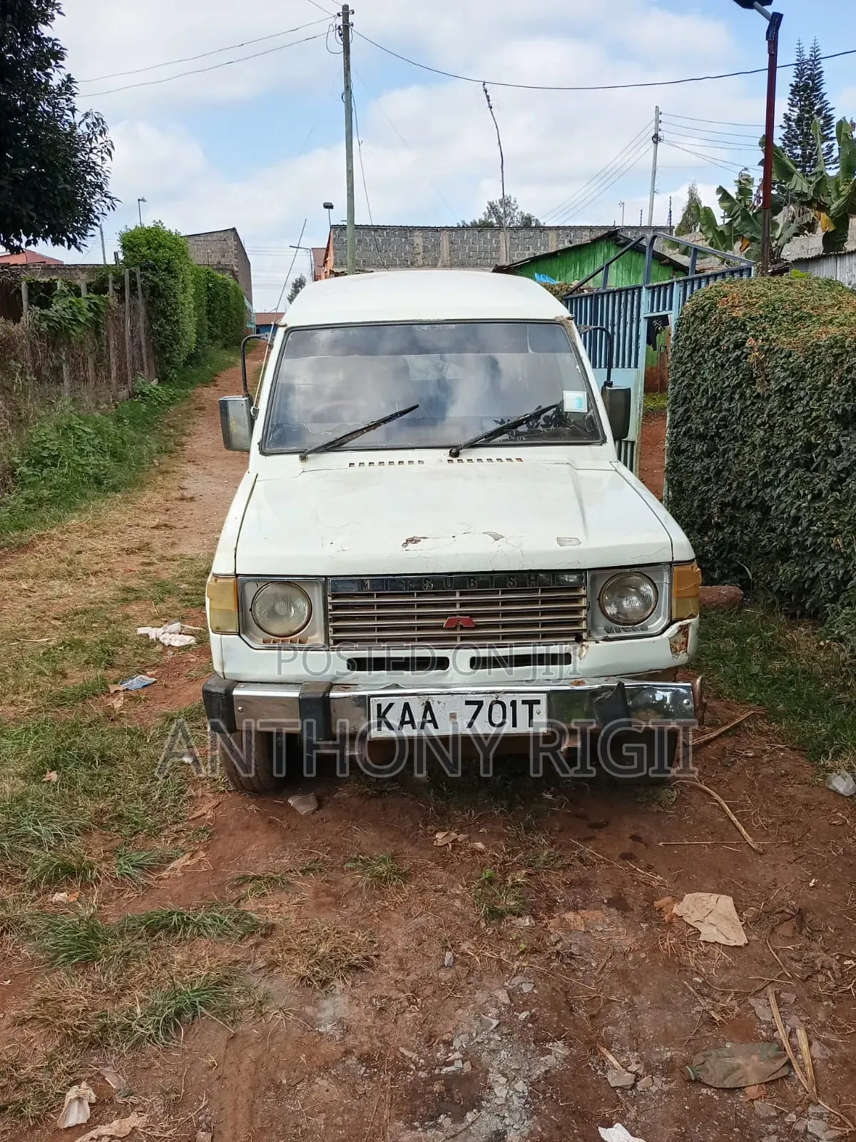 Mitsubishi Pajero 1990 White