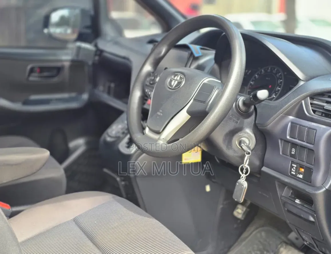 Toyota Voxy 2017 Black