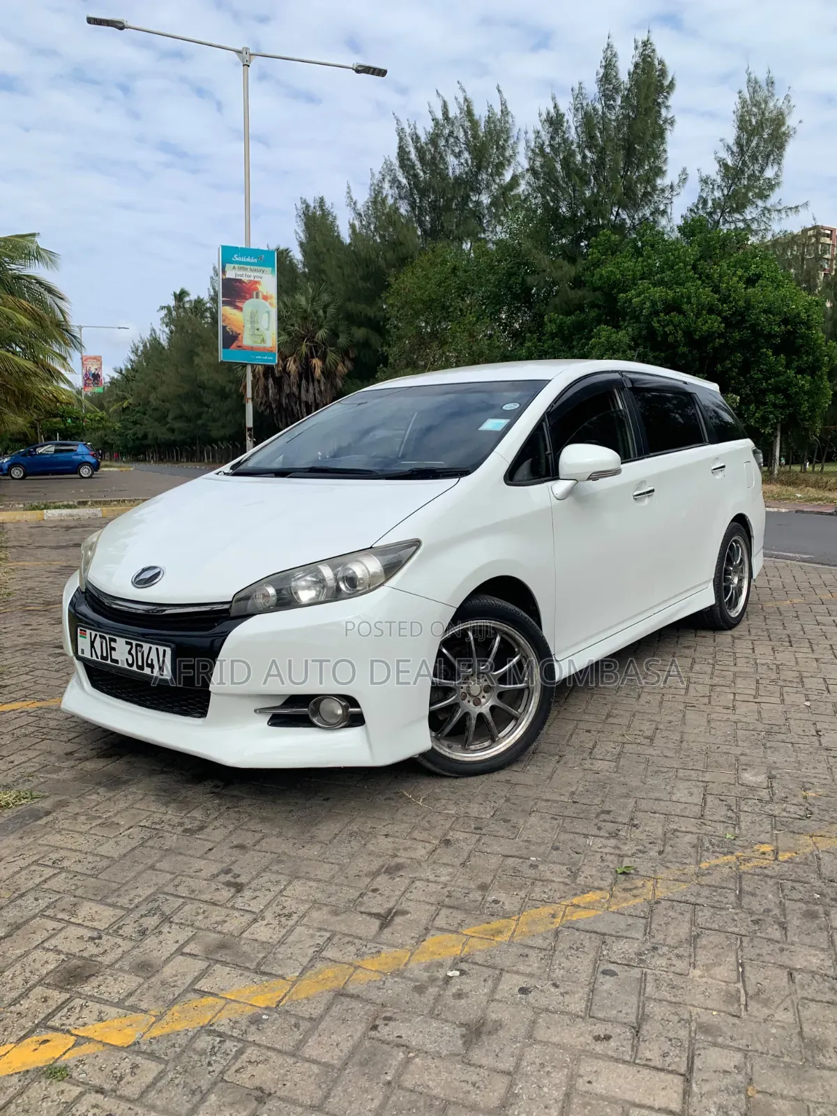 Toyota Wish 2014 White