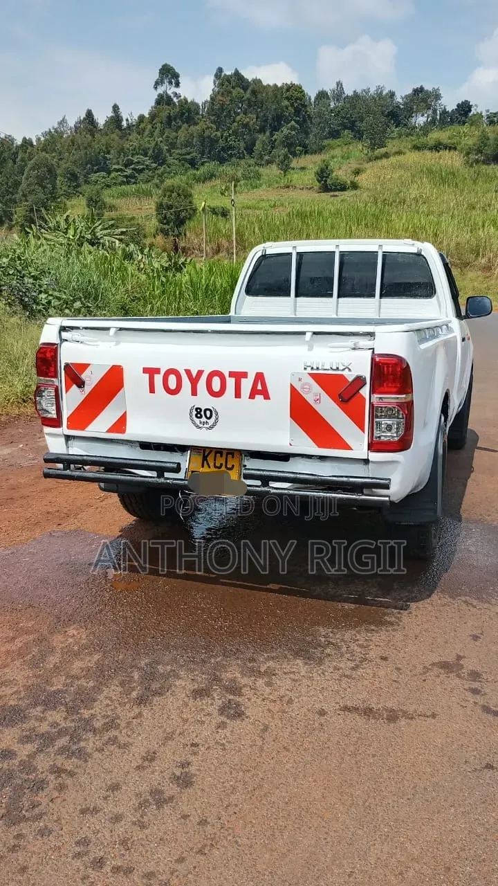 Toyota Hilux 2.5 D-4D 2008 White