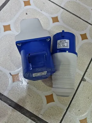 32 Amp, 3-Pin Industrial Socket
