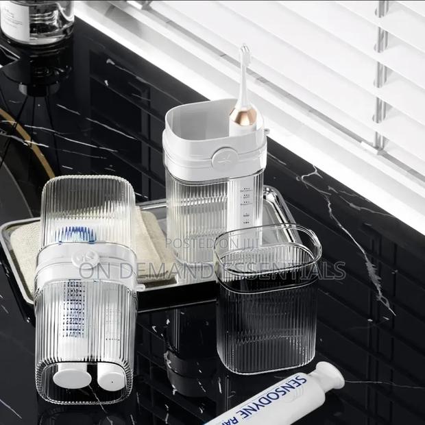 Portable Travel Toothbrush Storage Box - thumbnail 3
