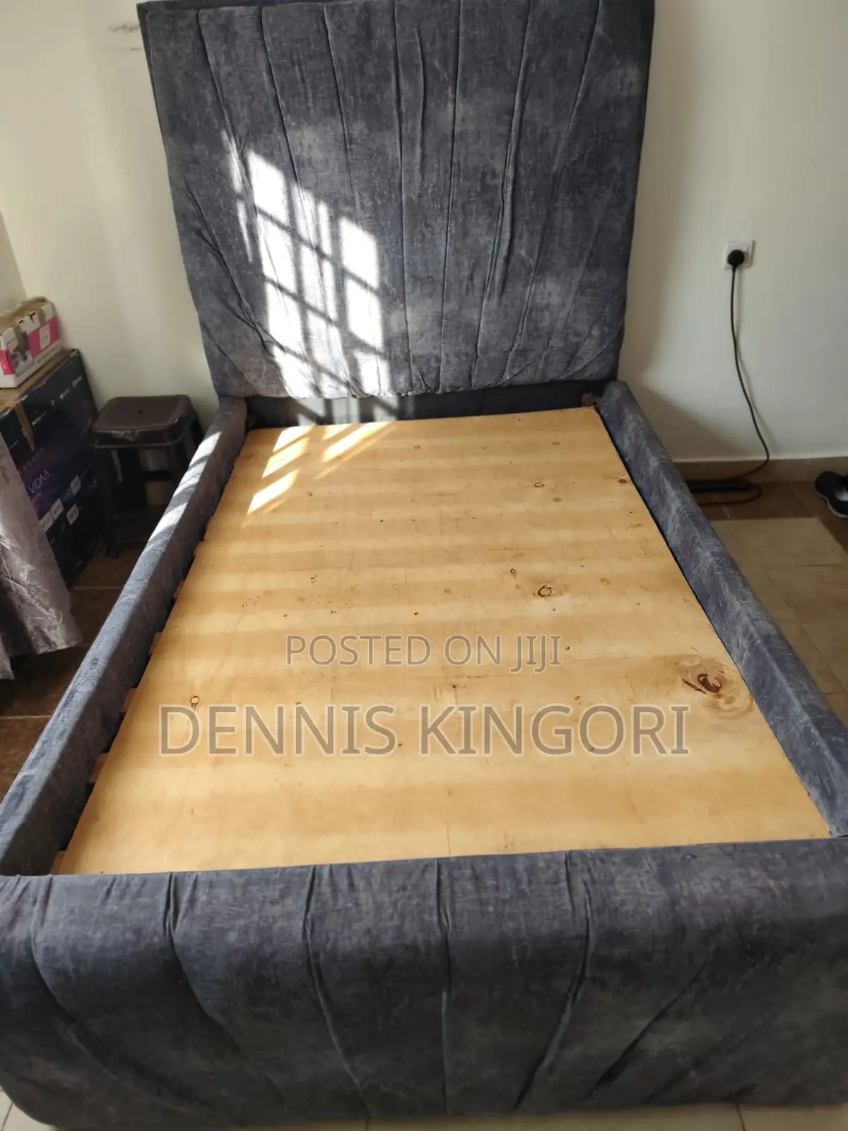 4×6 Upholstered Bed