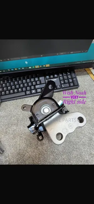 Engine Mounting Noah Voxy Right Side 2zr