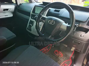 Toyota Noah 2014 Silver