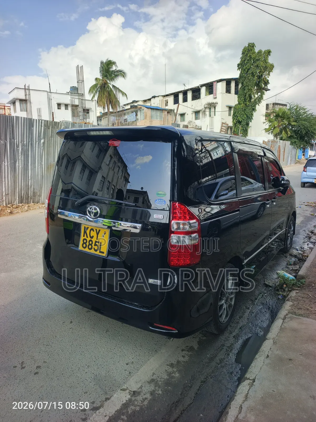 Toyota Noah 2014 Silver