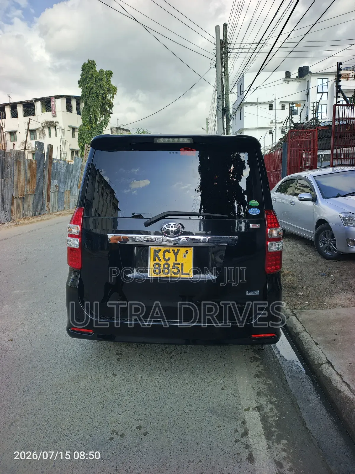 Toyota Noah 2014 Silver