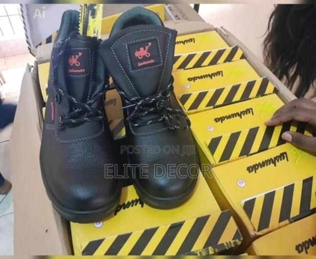 Lushunda Heavy Duty Safety Boots – Steel Toe, Slip Resistant