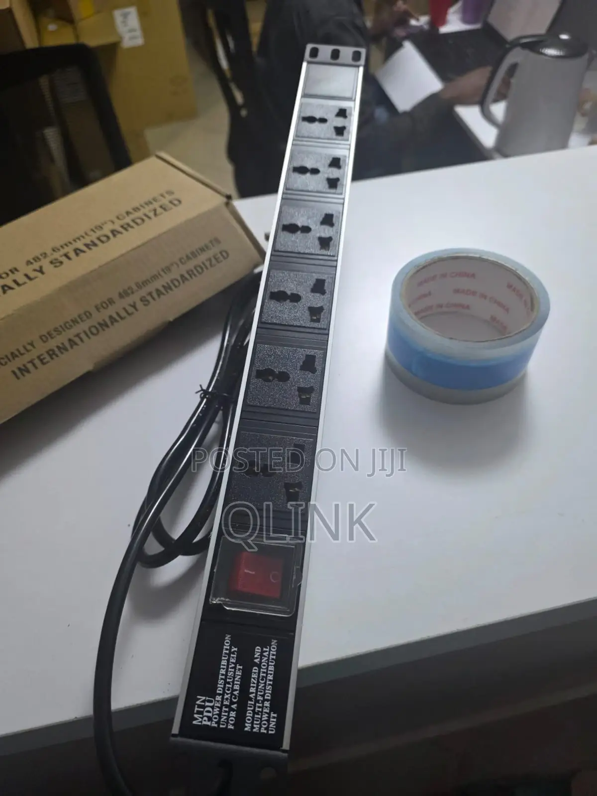 MTN 8 -Way Uk Plug Pdu Bkack