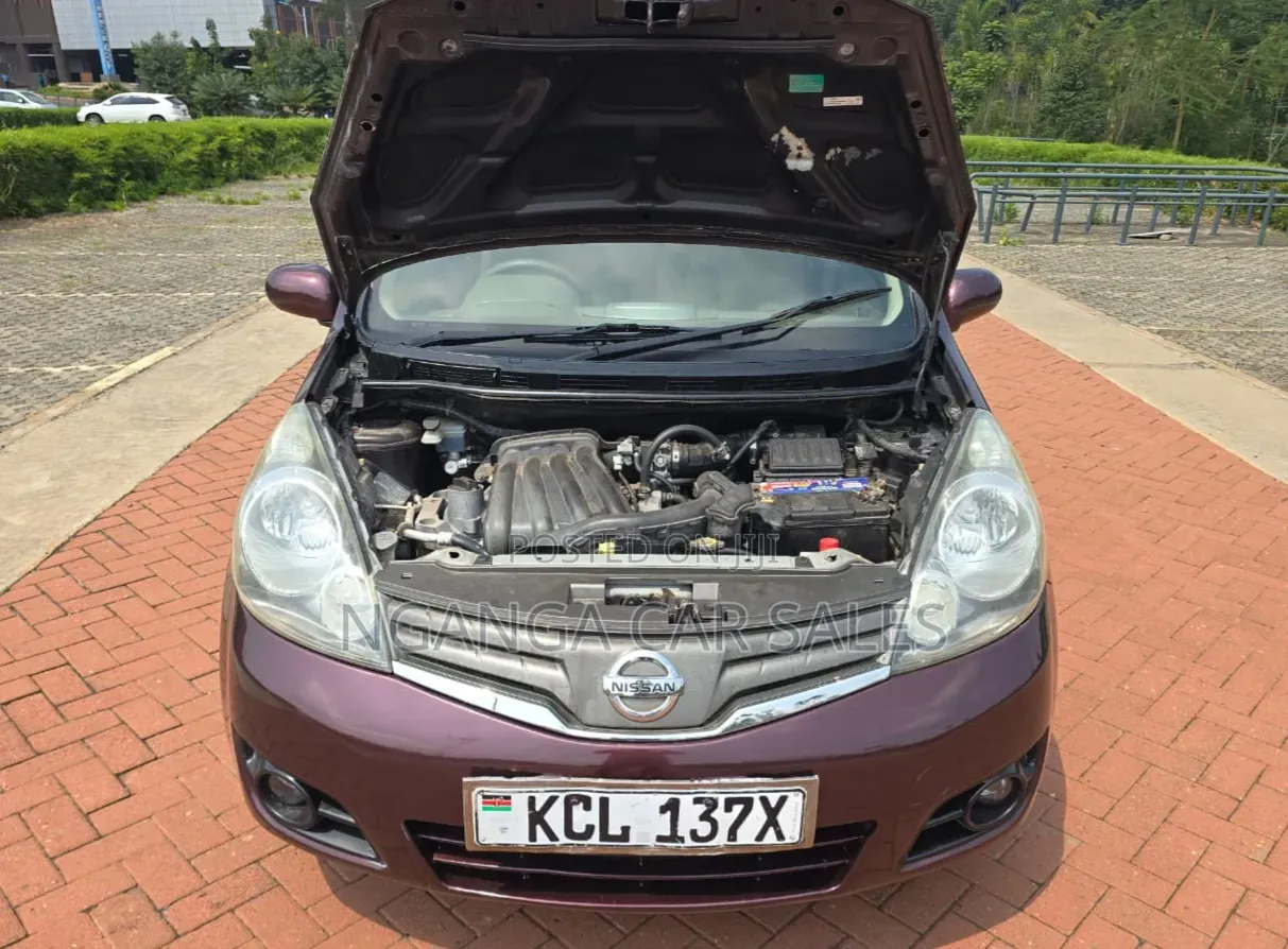 Nissan Note 2011 Maroon