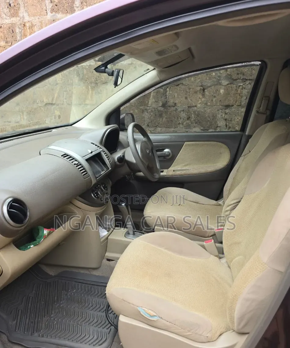 Nissan Note 2011 Maroon