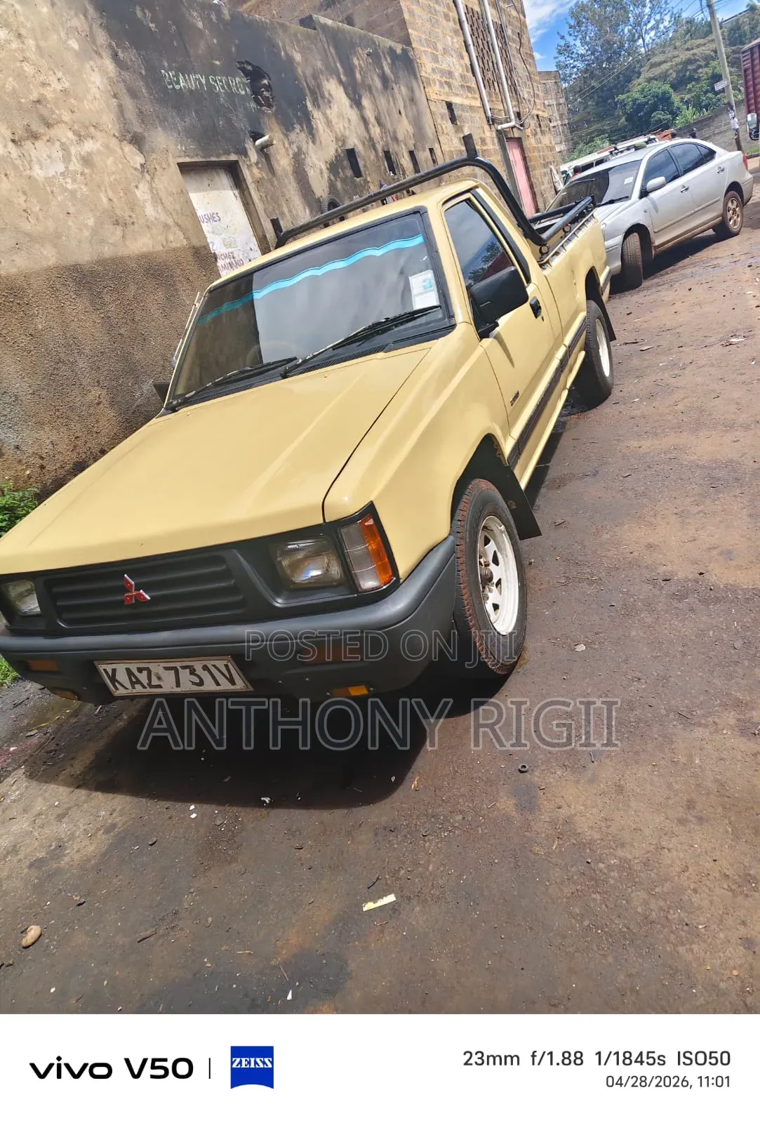 Mitsubishi L200 Club Cab 2.4 4WD 1999 Yellow