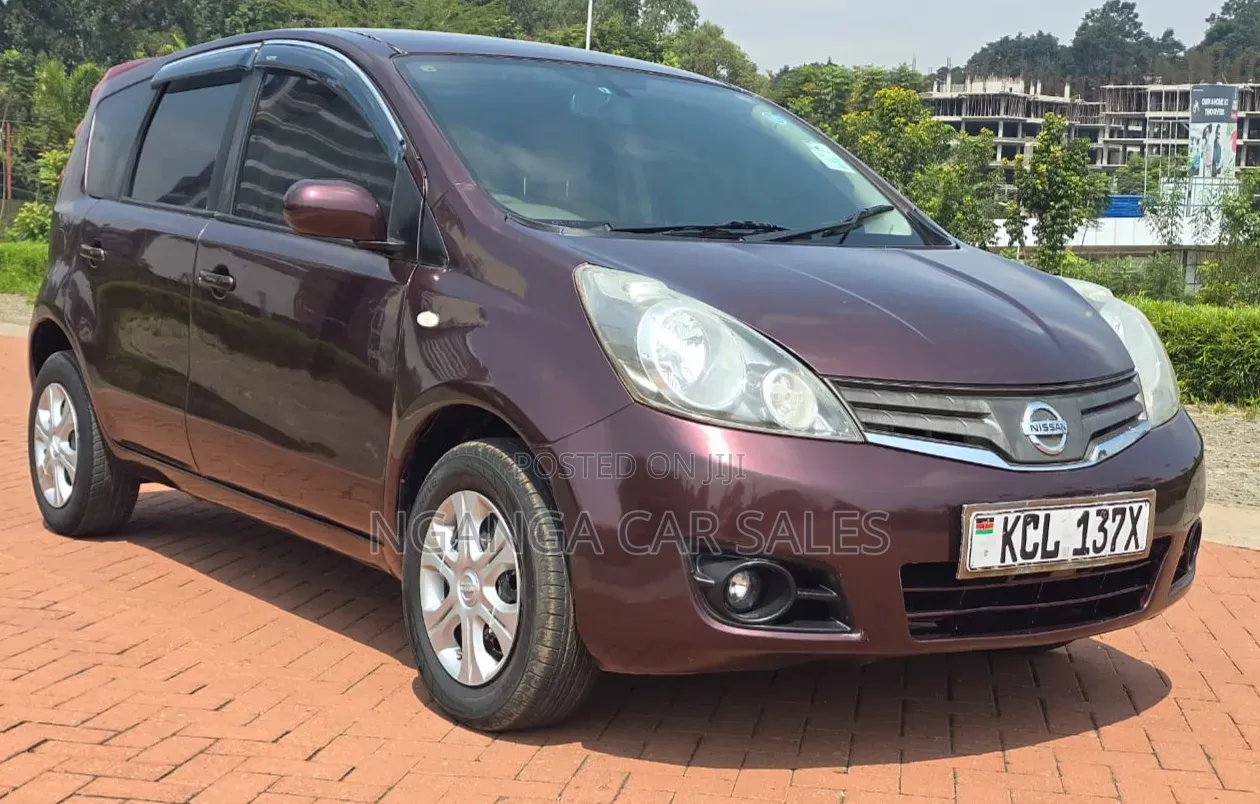 Nissan Note 2011 Maroon