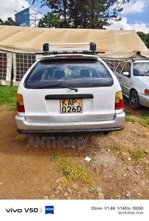 Toyota Corolla G-Touring 1999 White