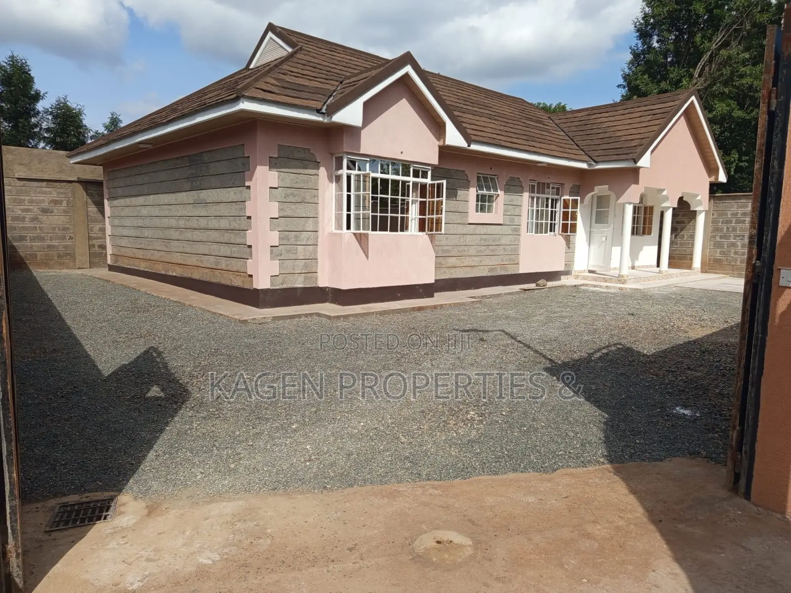4bdrm Bungalow in Ngong CBD for sale