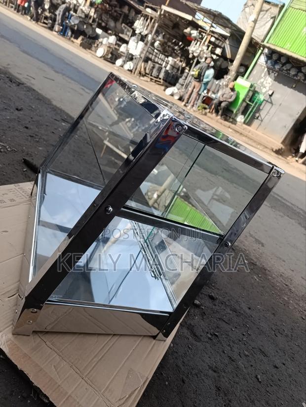 Transparent Charcoal Food Warmers Display