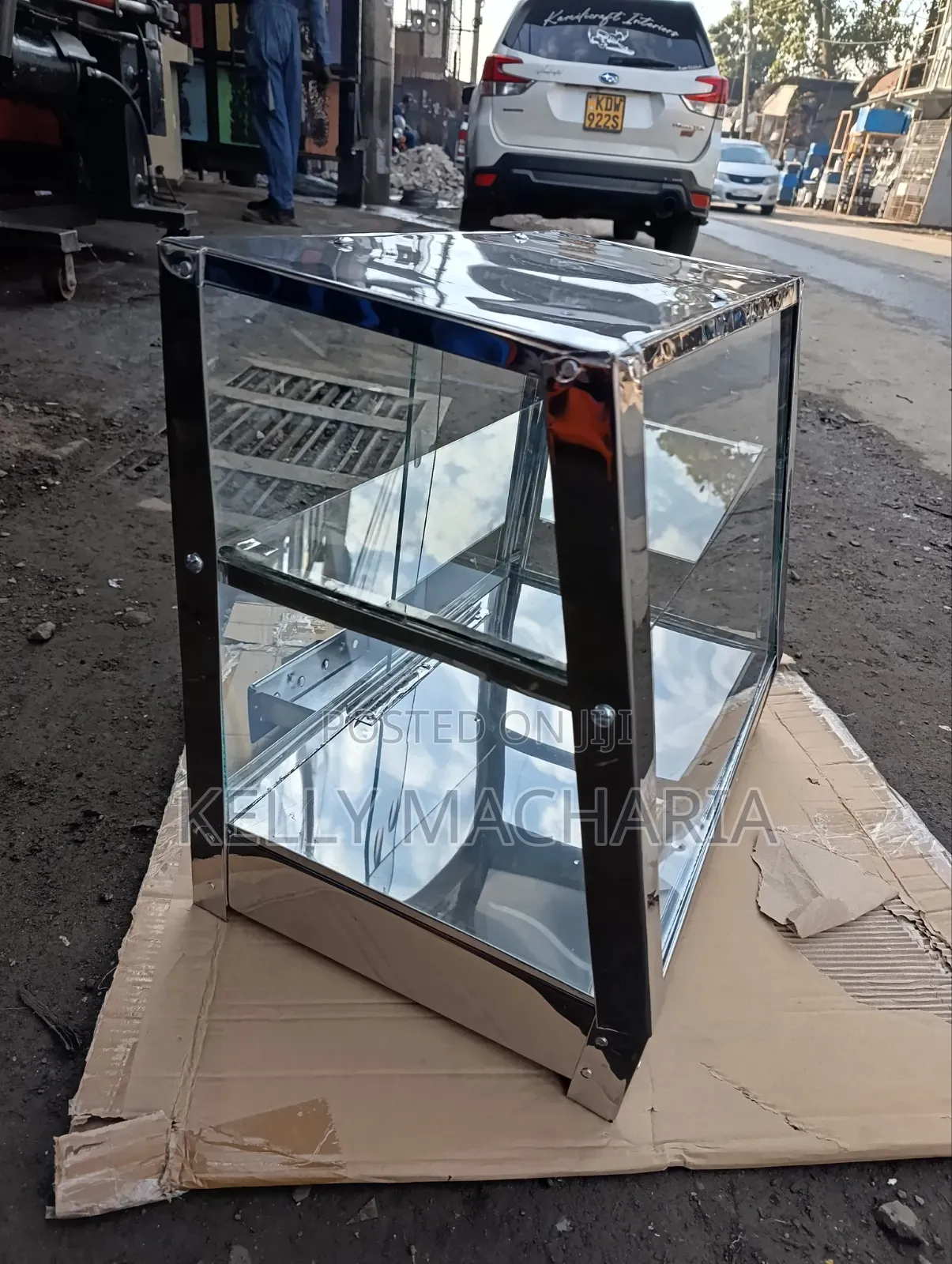 Transparent Charcoal Food Warmers Display
