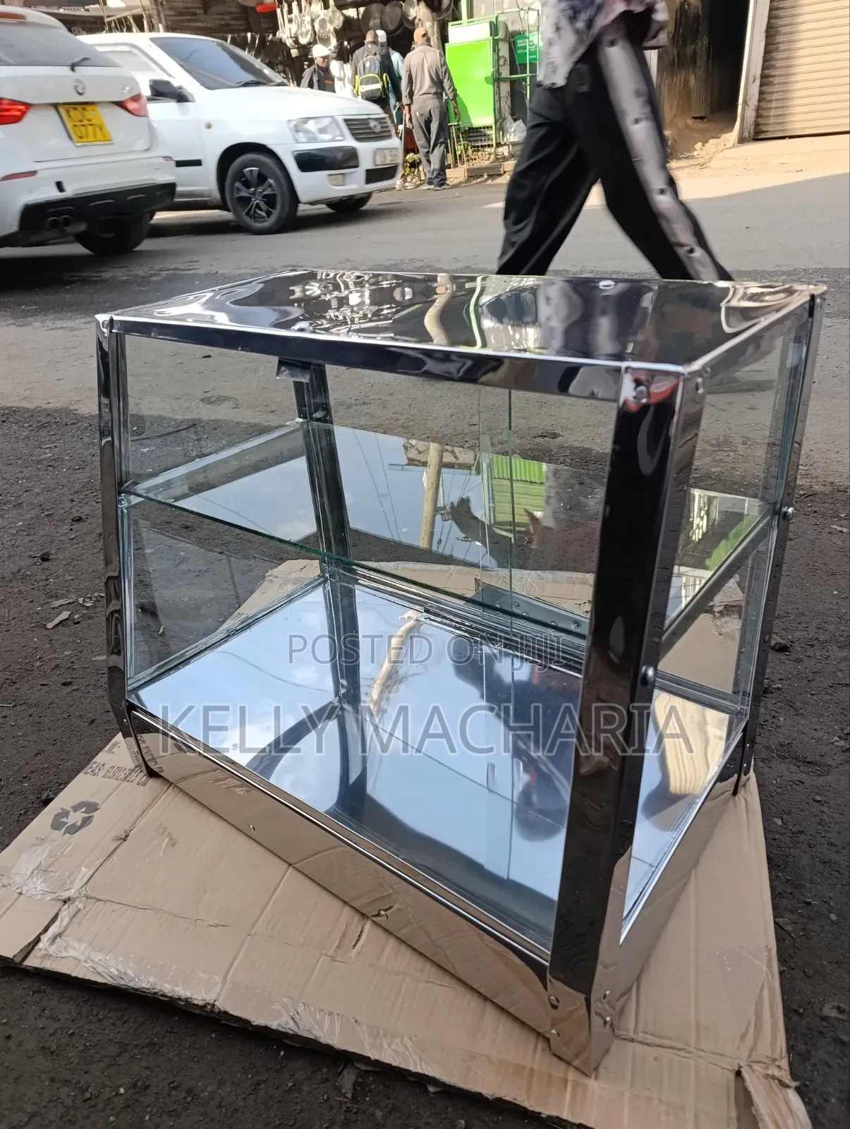 Transparent Charcoal Food Warmers Display