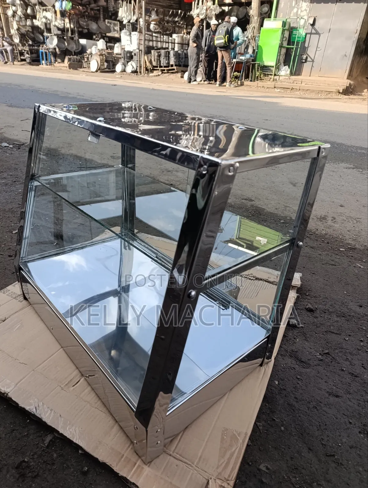 Transparent Charcoal Food Warmers Display