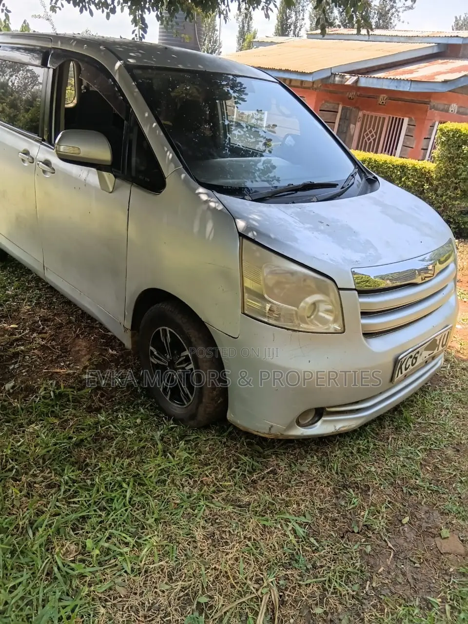 Toyota Noah 2009 Silver
