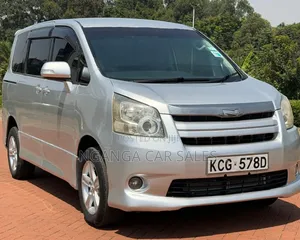 Toyota Noah 2009 Silver