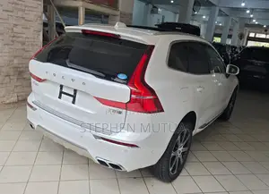 Volvo XC60 T6 Momentum AWD 2019 White