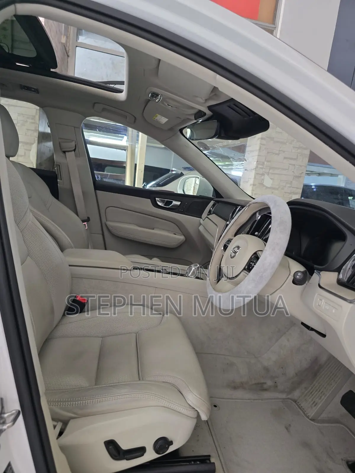 Volvo XC60 T6 Momentum AWD 2019 White