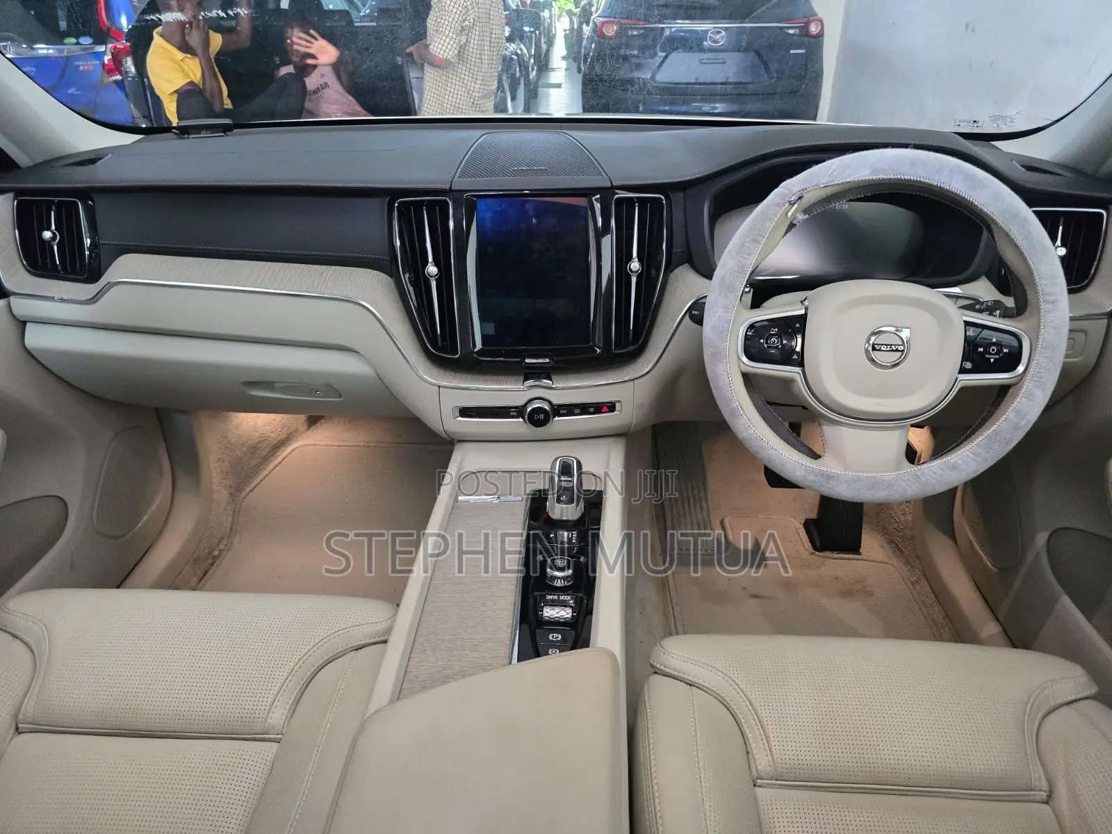 Volvo XC60 T6 Momentum AWD 2019 White