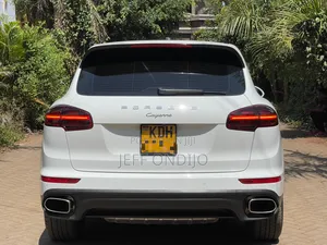 Porsche Cayenne 2015 White