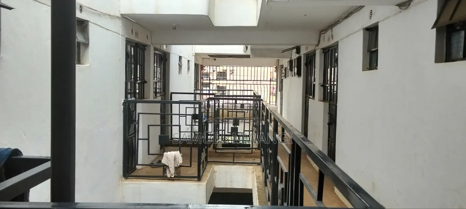1bdrm Block of Flats in Kenyatta Road / Theta  for sale