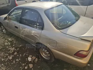 Toyota Corolla 1997 Gold
