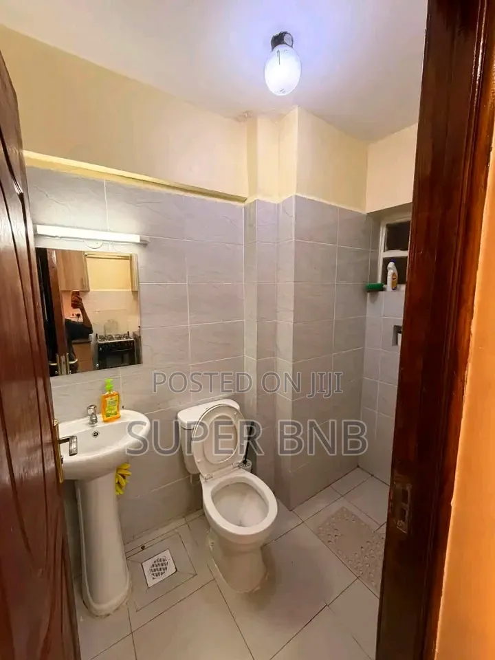 Executive Studio Airbnb at Grand Midtown Apartments, Ngara